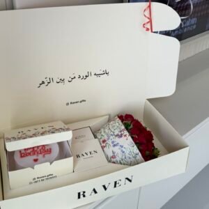 بوكس باقة ورد احمر مع كيك